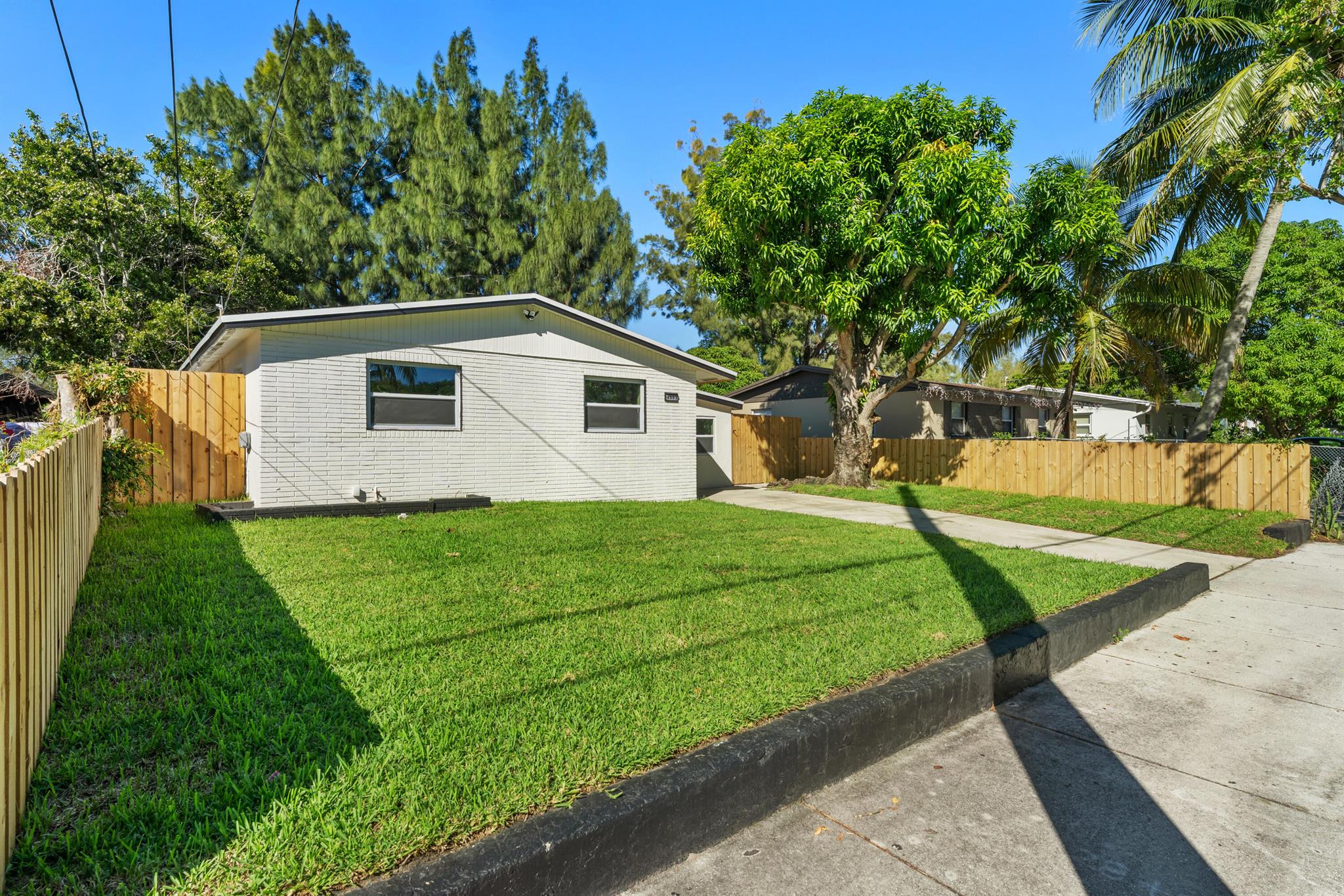 NORTH PALM BCH 2 - Residential