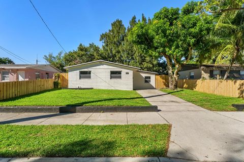 4903 Pinewood Avenue West Palm Beach FL 33407