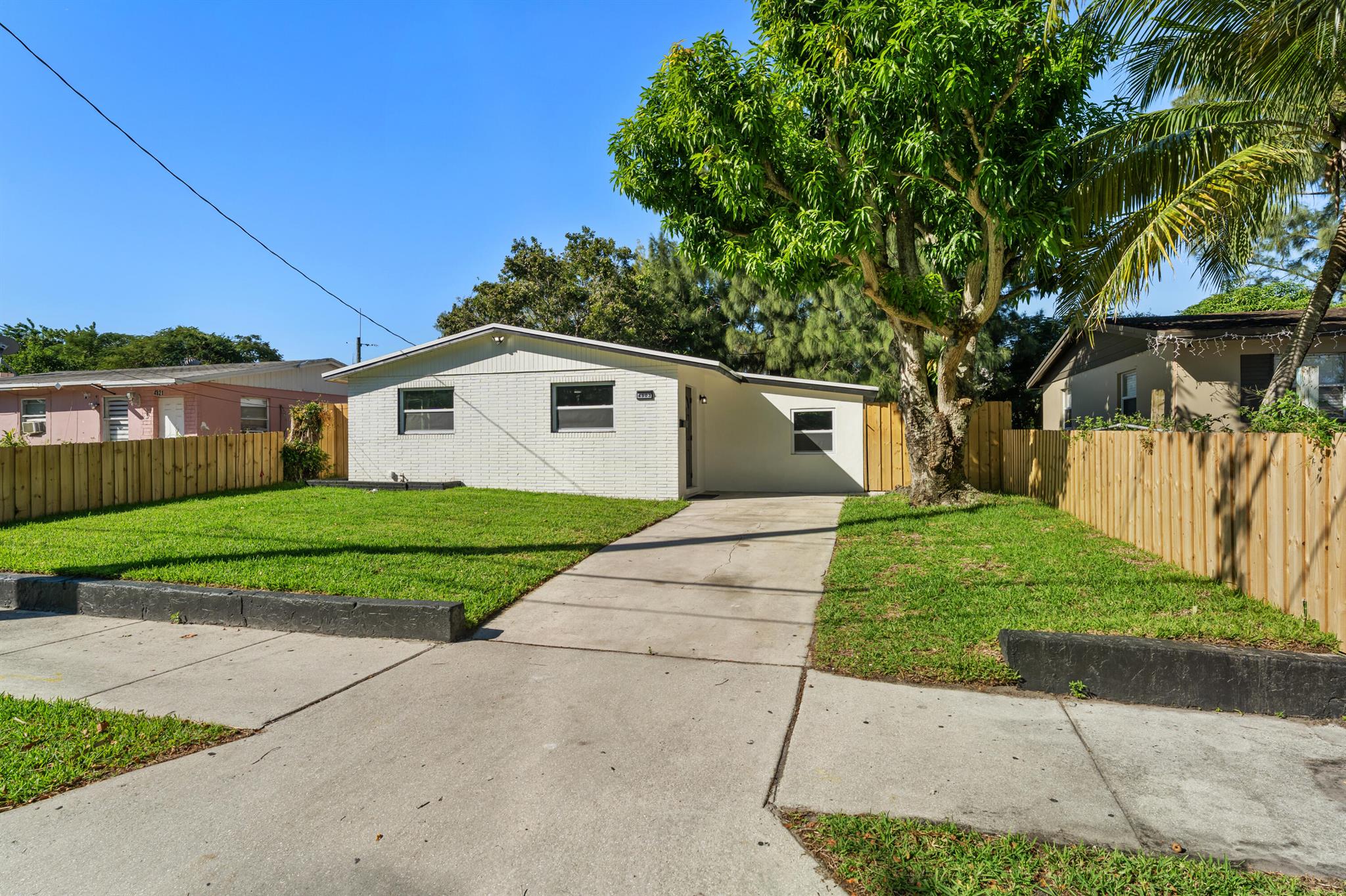NORTH PALM BCH 2 - Residential