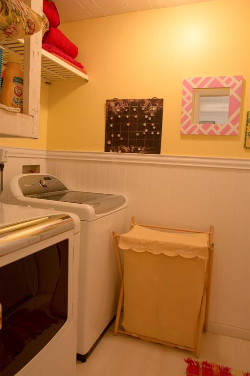 PINEWOOD EAST 2 OF WELLINGTON - Residential