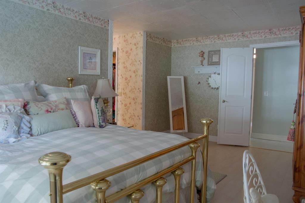 PINEWOOD EAST 2 OF WELLINGTON - Residential