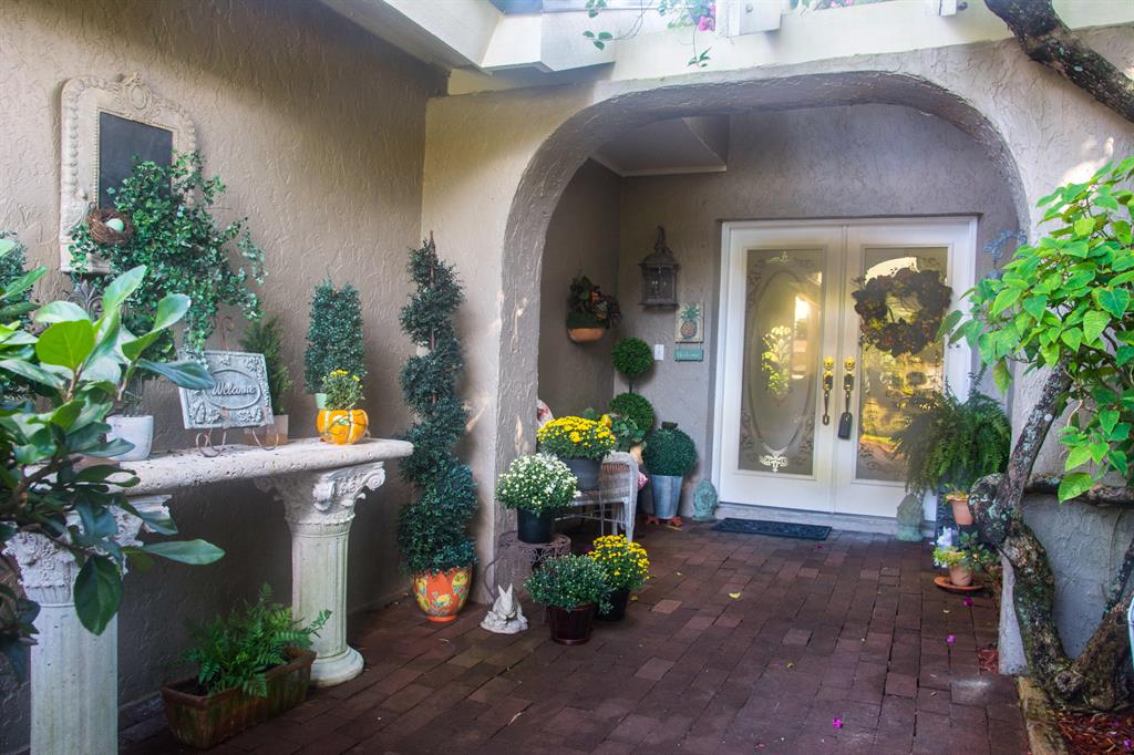 PINEWOOD EAST 2 OF WELLINGTON - Residential