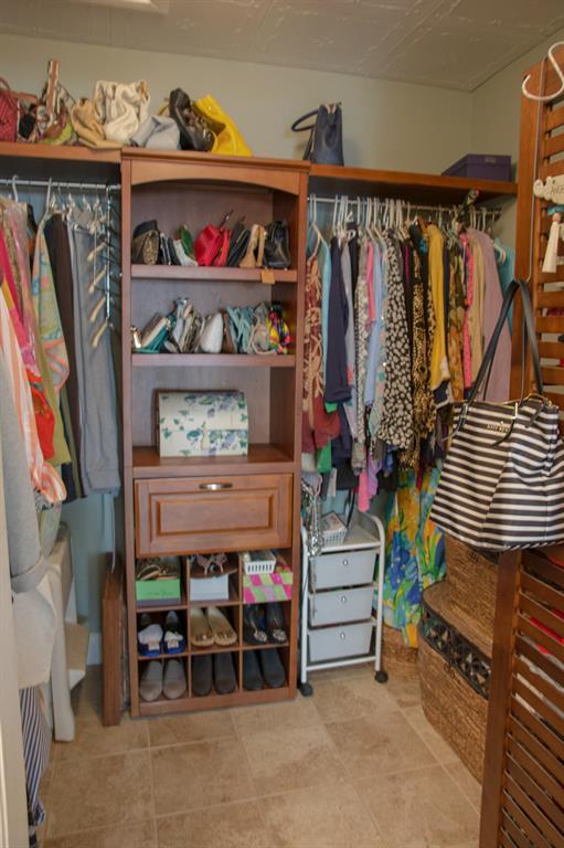 PINEWOOD EAST 2 OF WELLINGTON - Residential