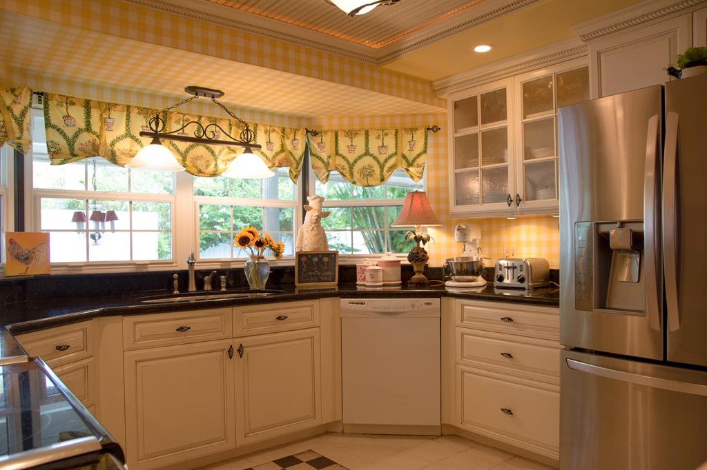 PINEWOOD EAST 2 OF WELLINGTON - Residential