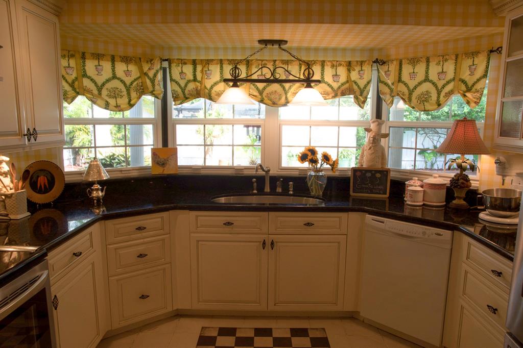 PINEWOOD EAST 2 OF WELLINGTON - Residential