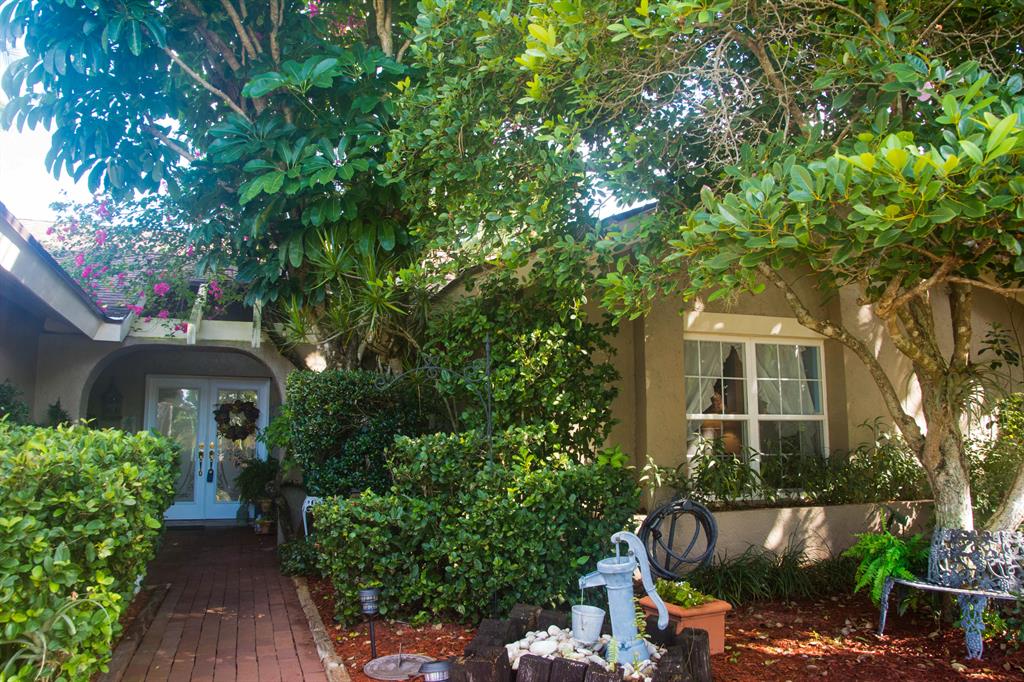 PINEWOOD EAST 2 OF WELLINGTON - Residential