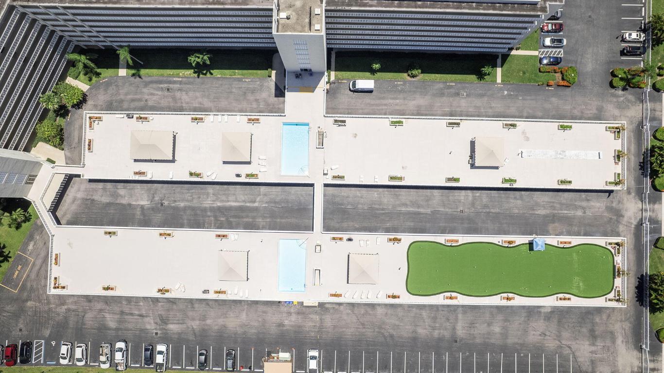 LAKE HARBOUR TOWERS CONDO - Residential