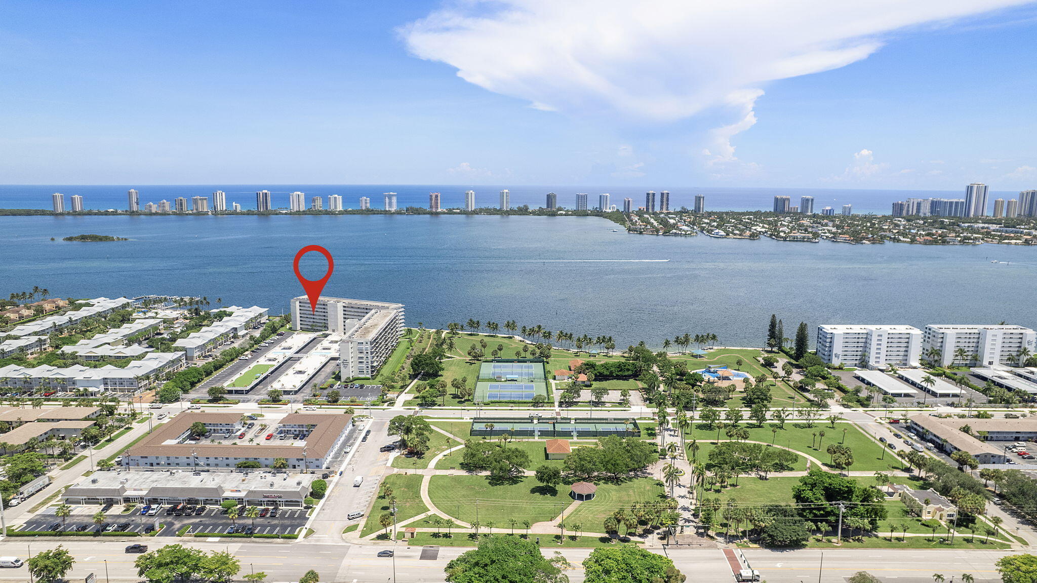 LAKE HARBOUR TOWERS CONDO - Residential