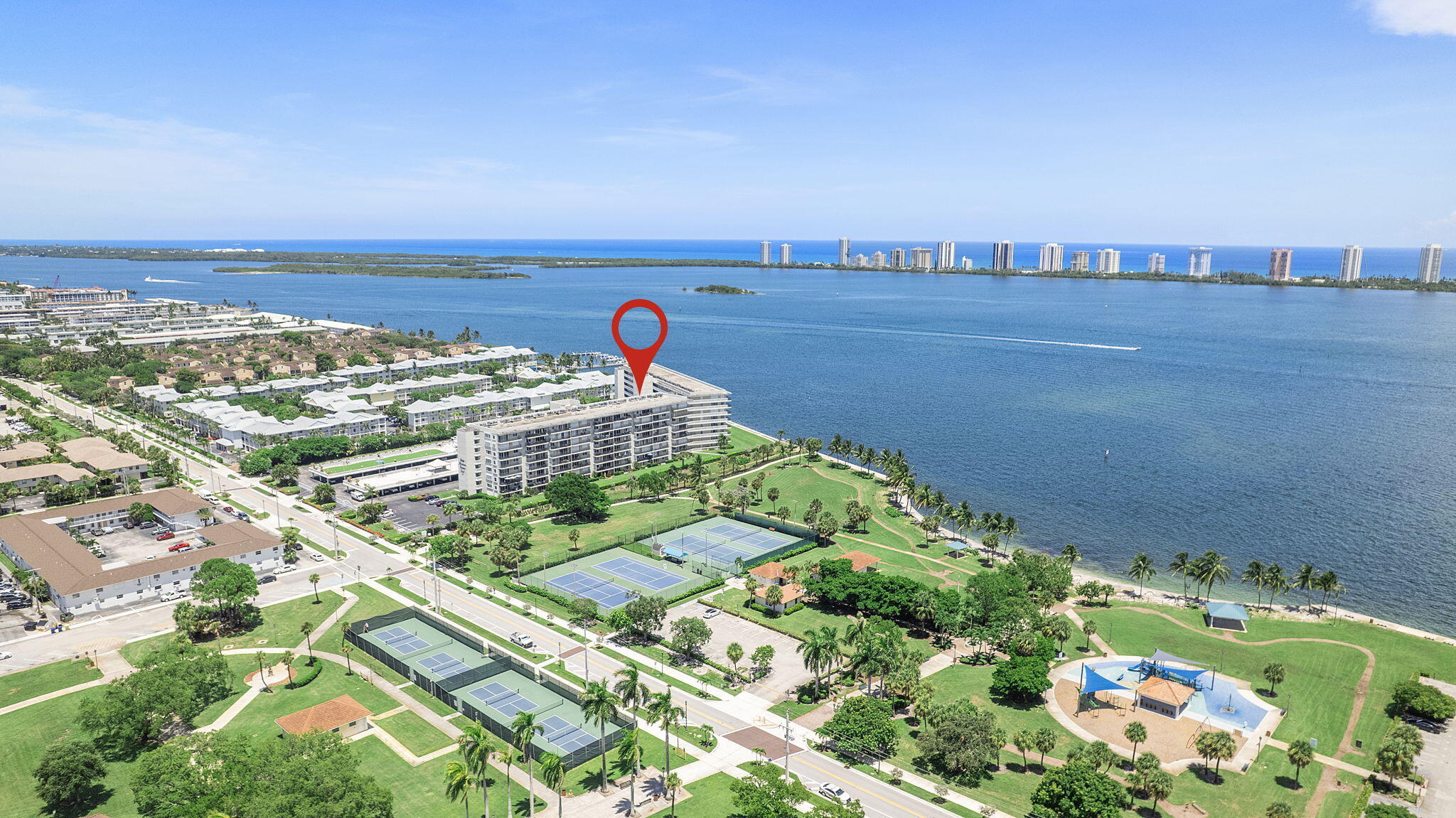 LAKE HARBOUR TOWERS CONDO - Residential