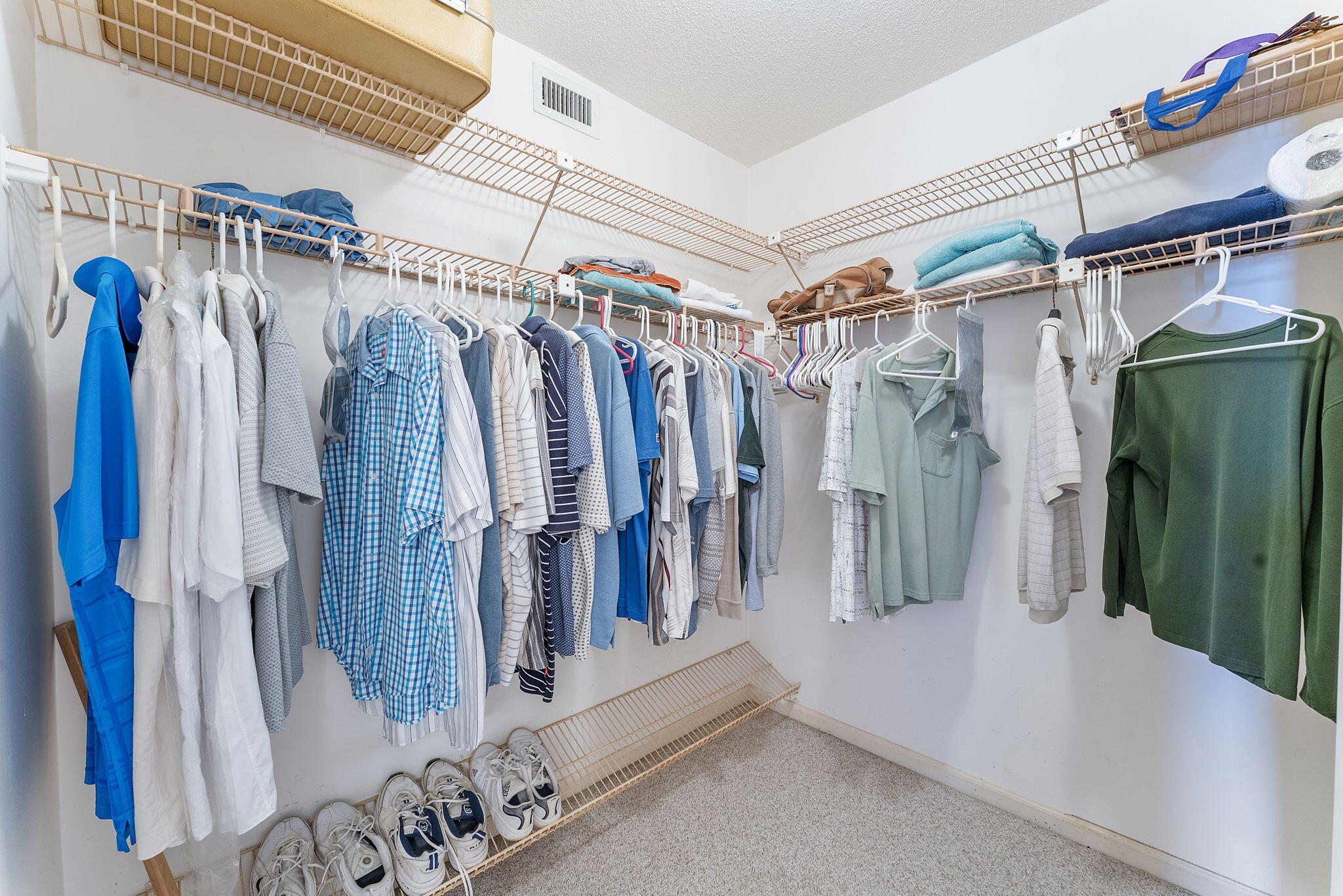 LAKE HARBOUR TOWERS CONDO - Residential