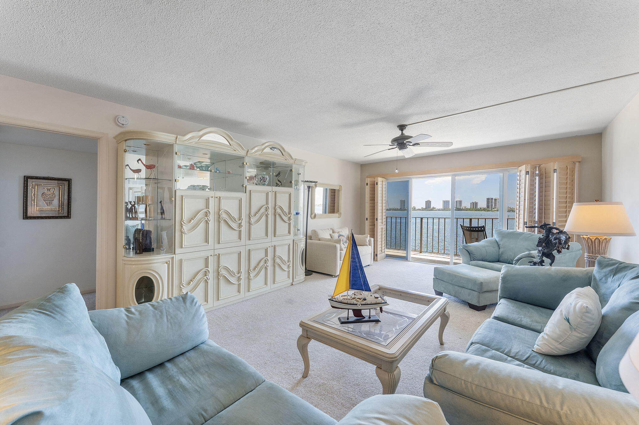 LAKE HARBOUR TOWERS CONDO - Residential