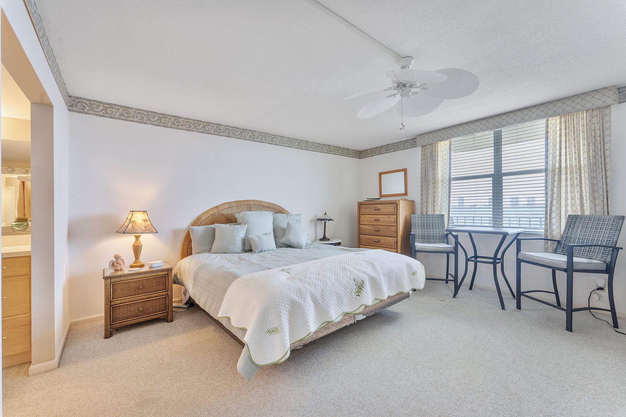 LAKE HARBOUR TOWERS CONDO - Residential