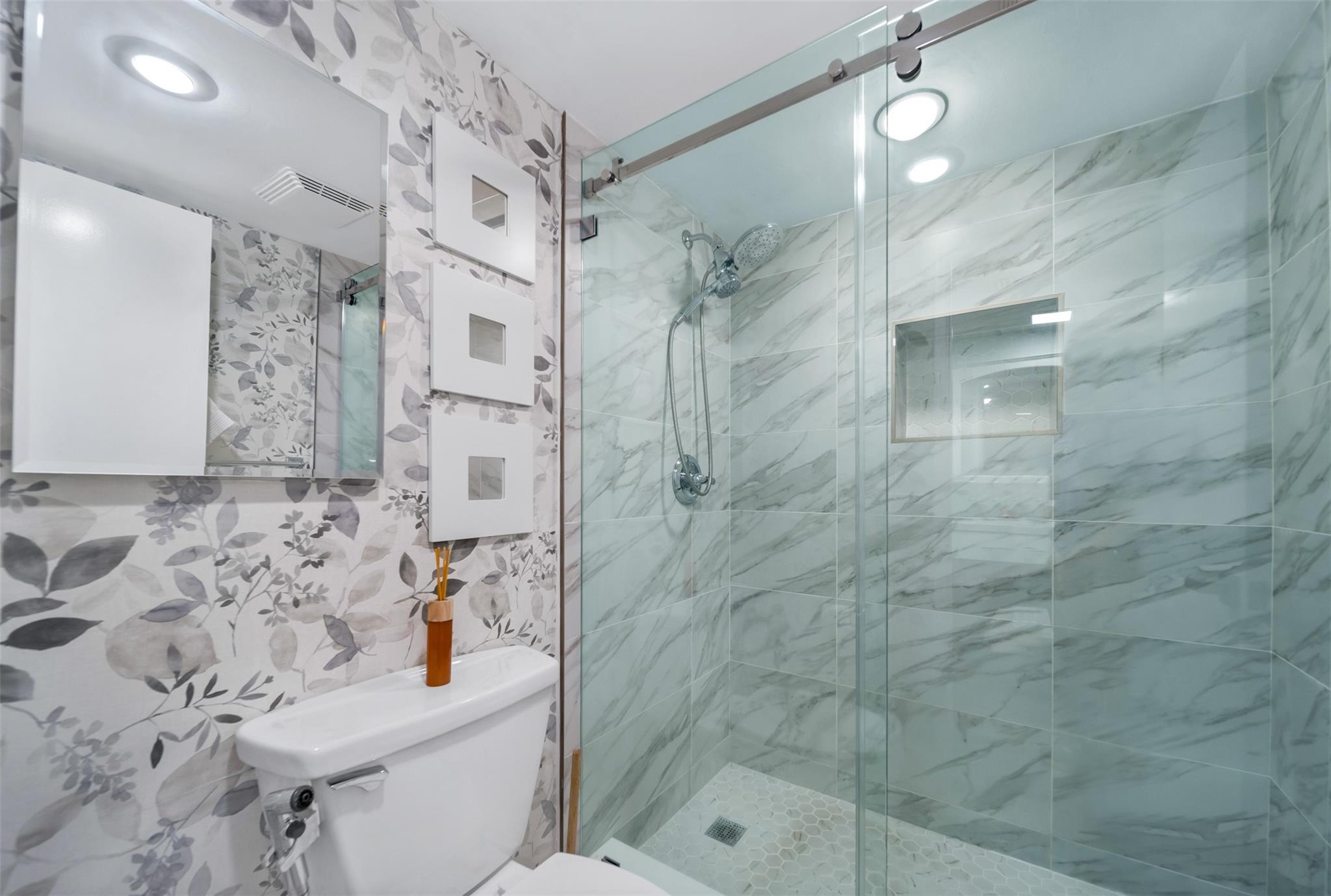 No 128 Palm-Aire Country - Residential Lease