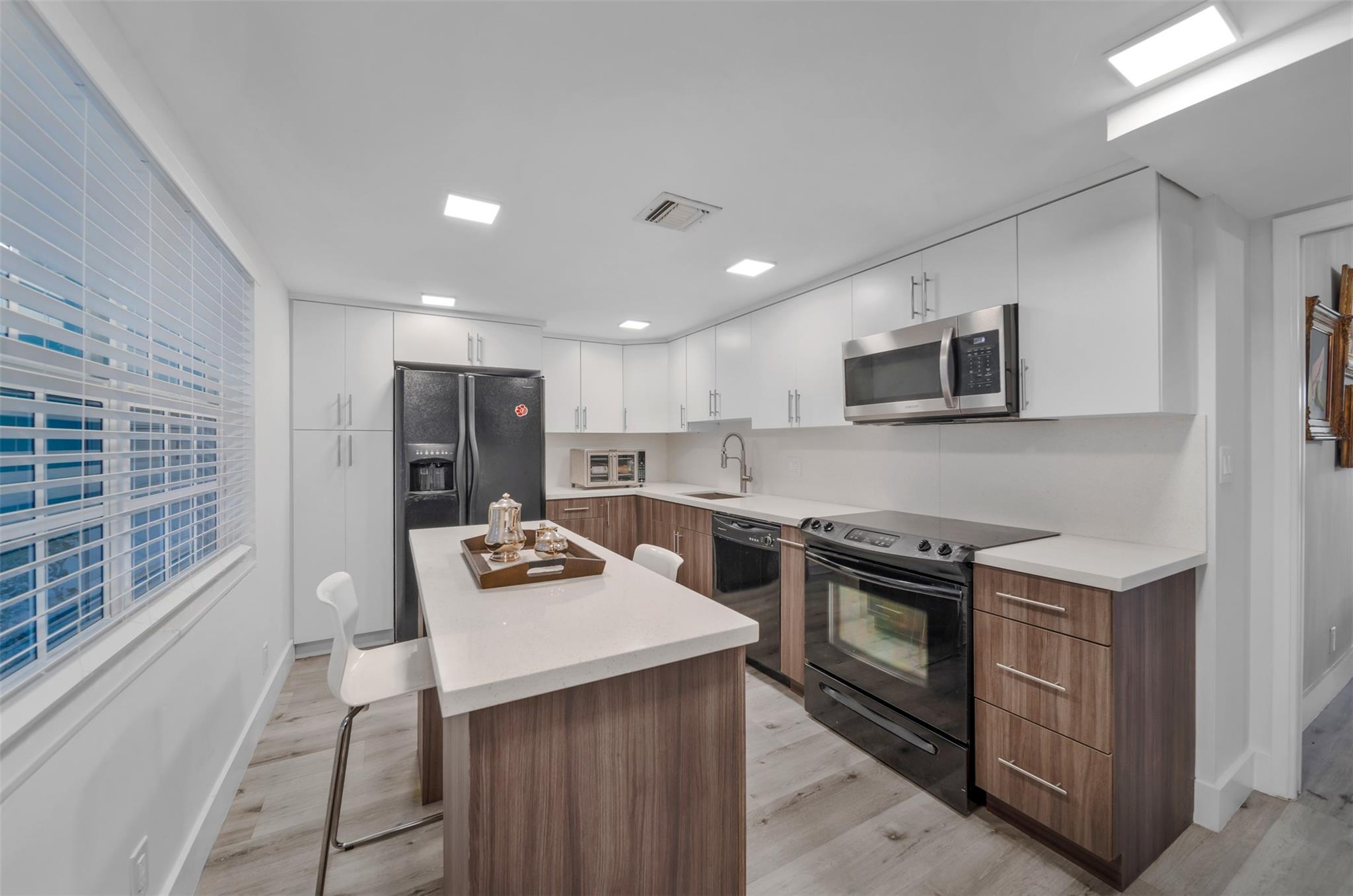 No 128 Palm-Aire Country - Residential Lease