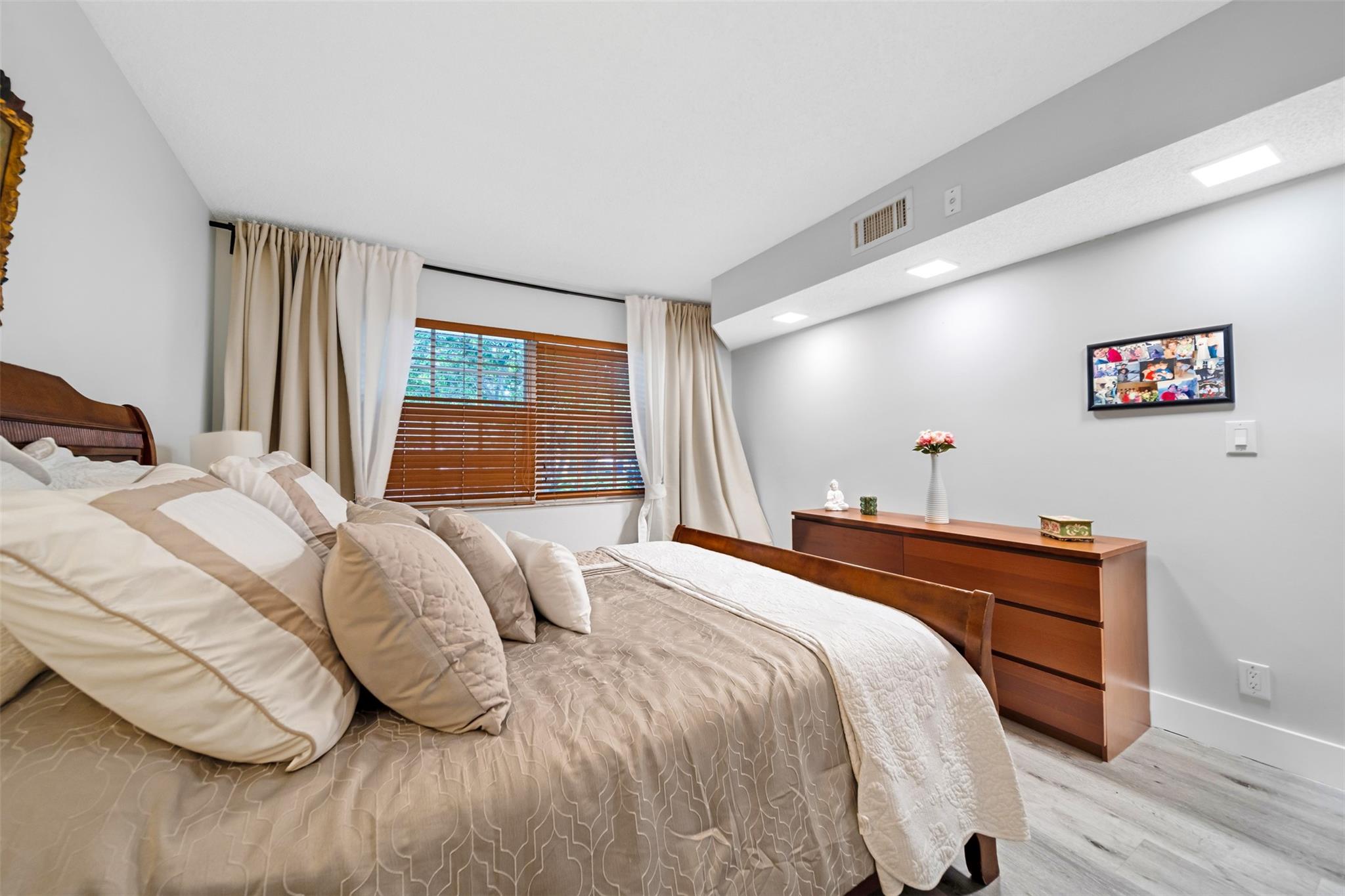 No 128 Palm-Aire Country - Residential Lease