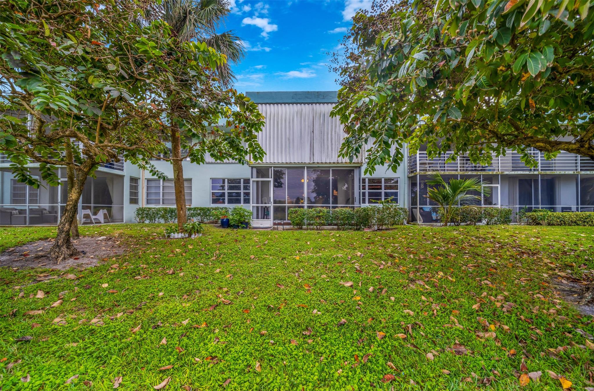 No 128 Palm-Aire Country - Residential Lease