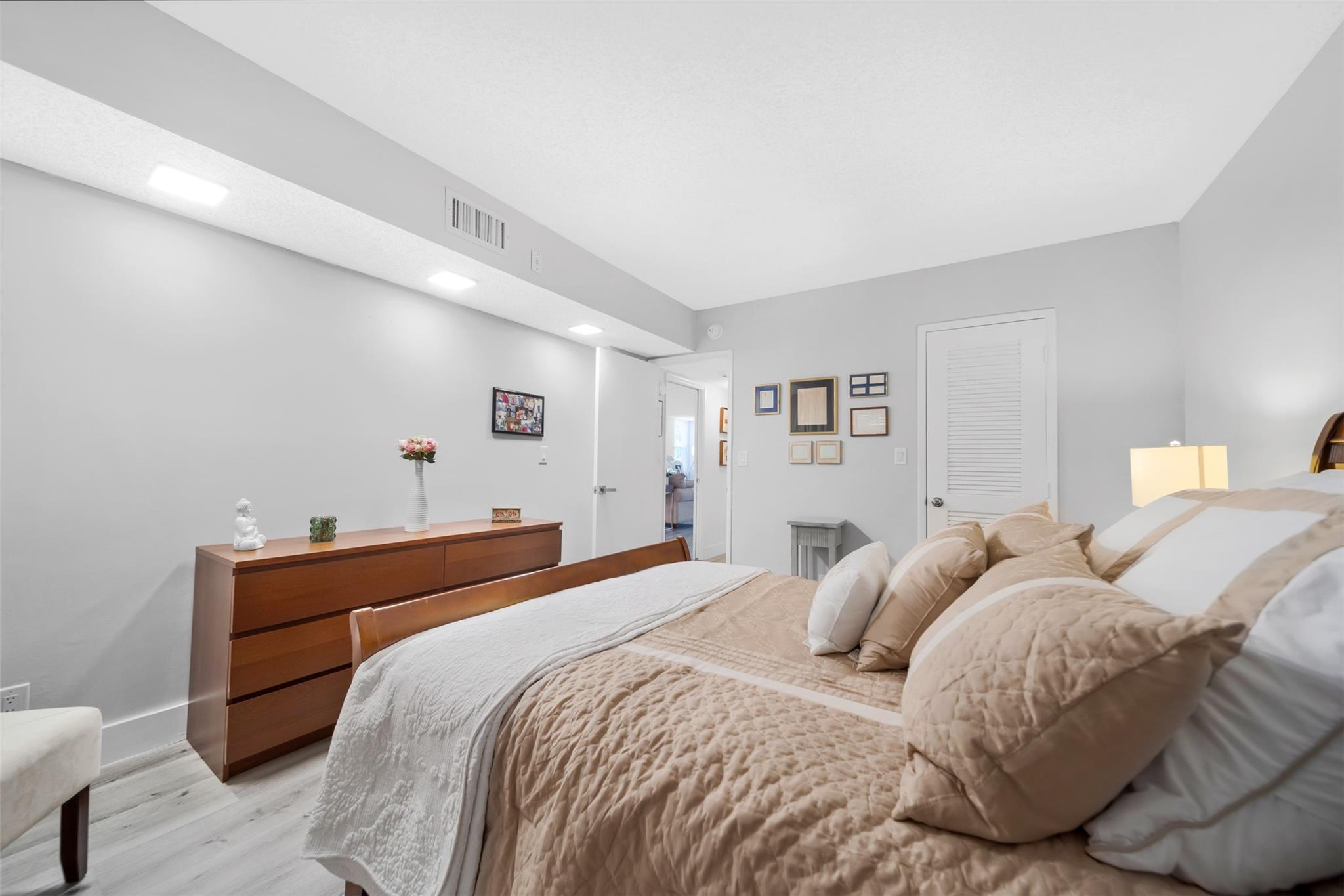 No 128 Palm-Aire Country - Residential Lease