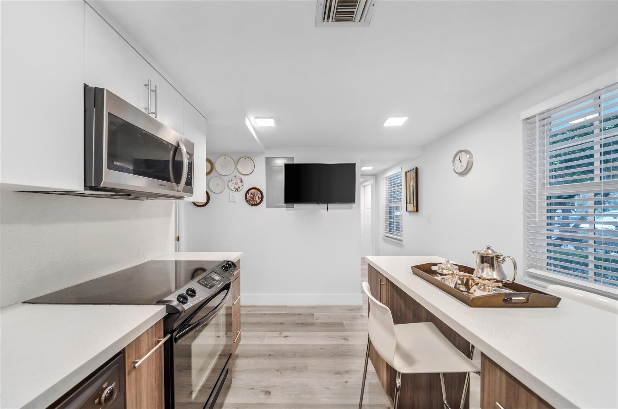 No 128 Palm-Aire Country - Residential Lease