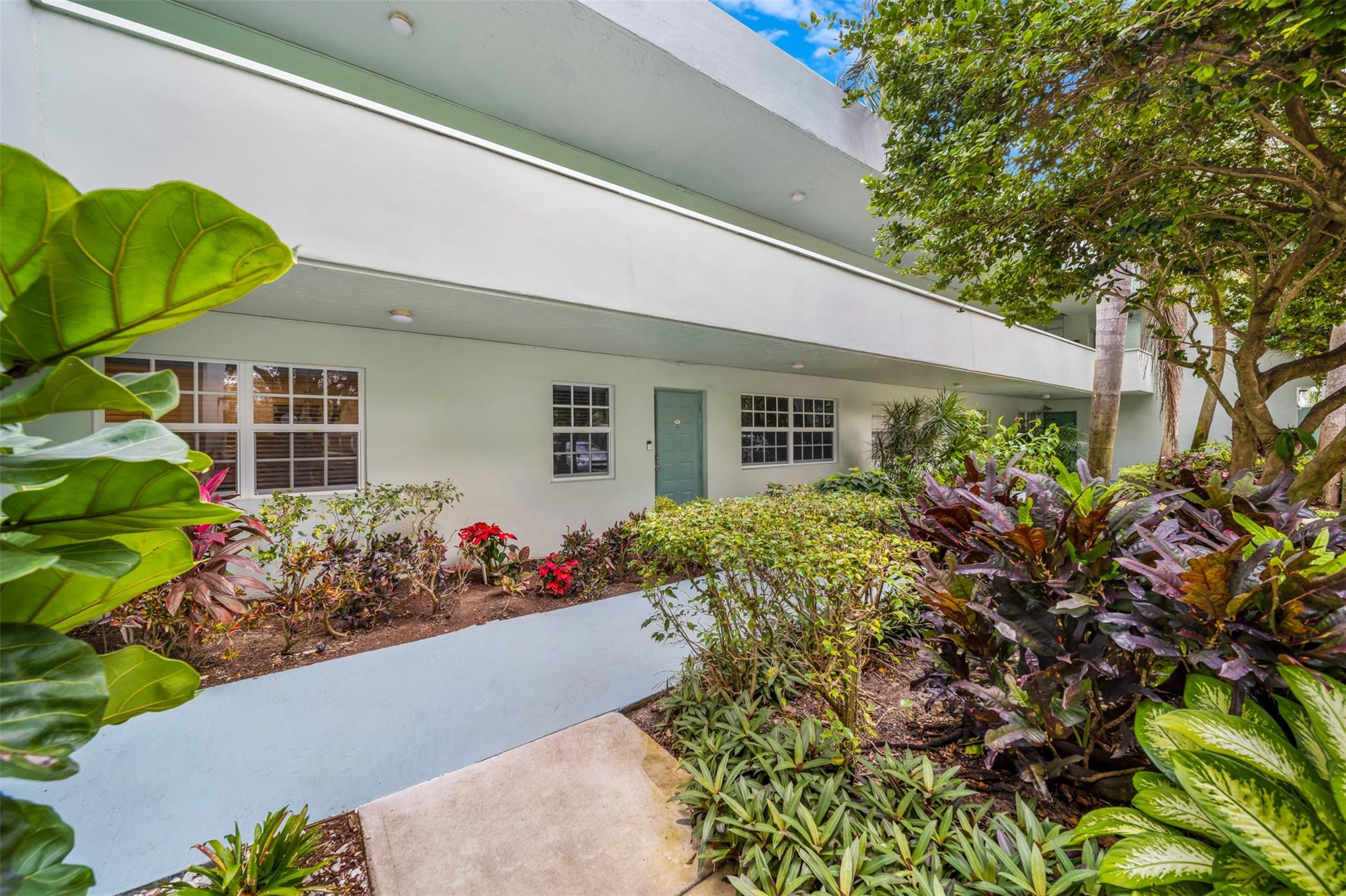 No 128 Palm-Aire Country - Residential Lease