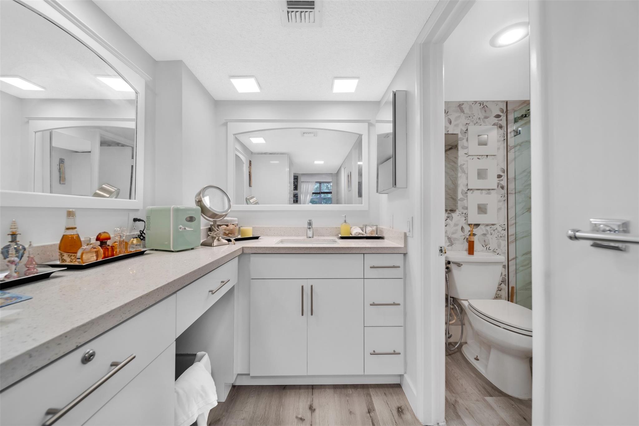 No 128 Palm-Aire Country - Residential Lease