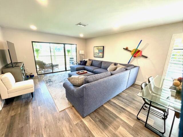 STRATFORD AT HUNTERS RUN CONDO - Residential