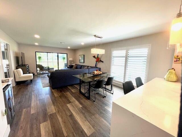 STRATFORD AT HUNTERS RUN CONDO - Residential