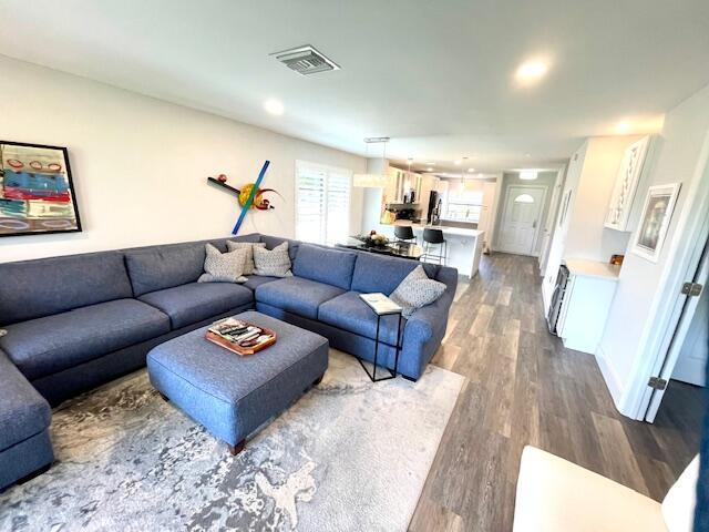 STRATFORD AT HUNTERS RUN CONDO - Residential