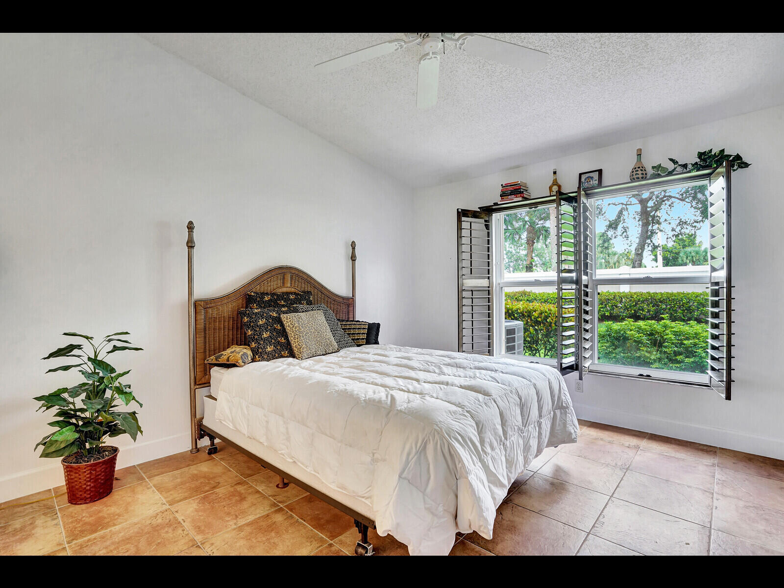 TUSCANY BAY - Residential