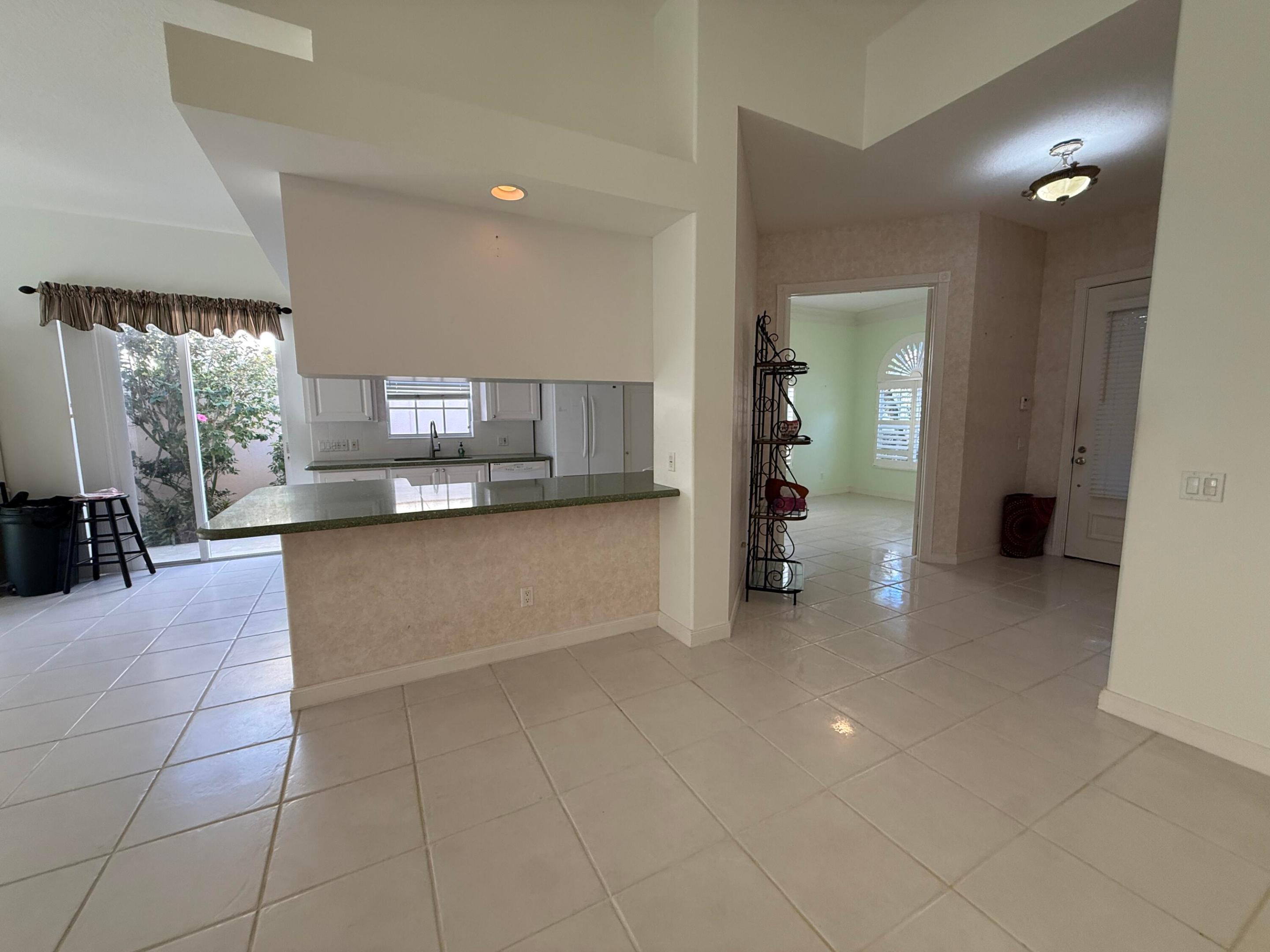 8892 SE Eldorado Way