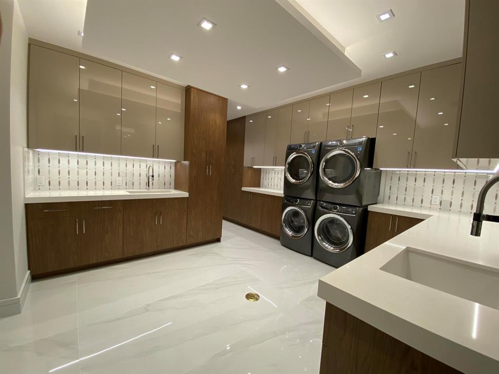 FOXE CHASE - Residential