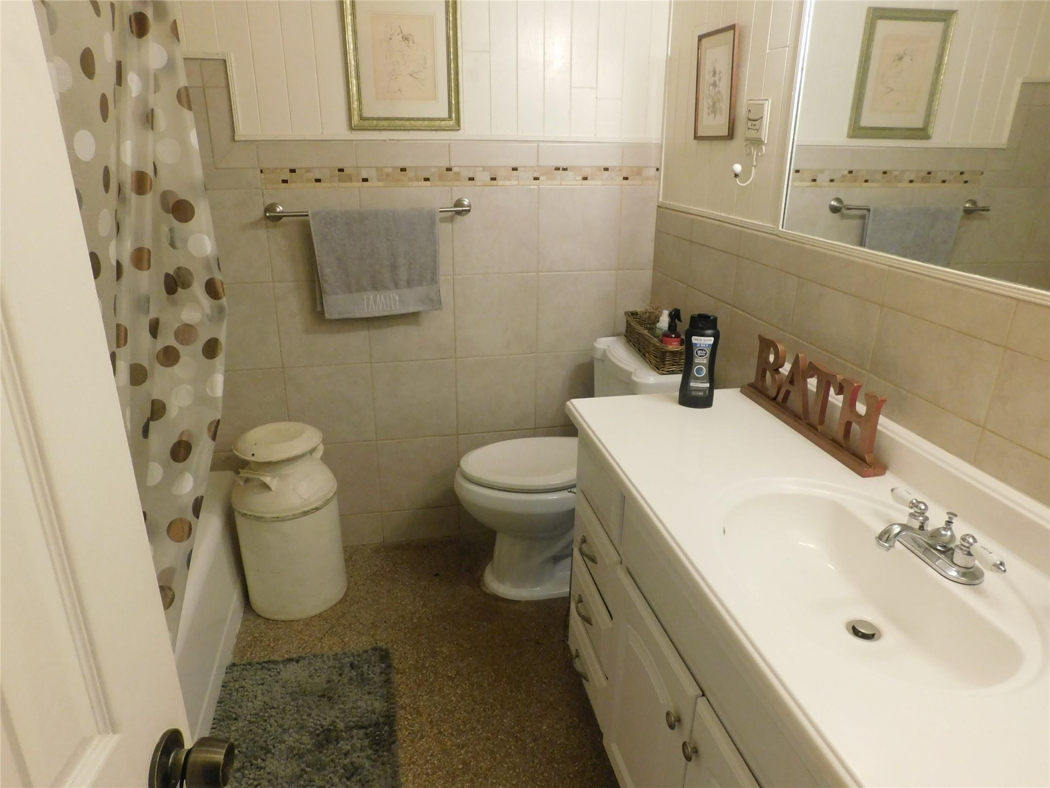 Rose Manor 42-16 B - Residential