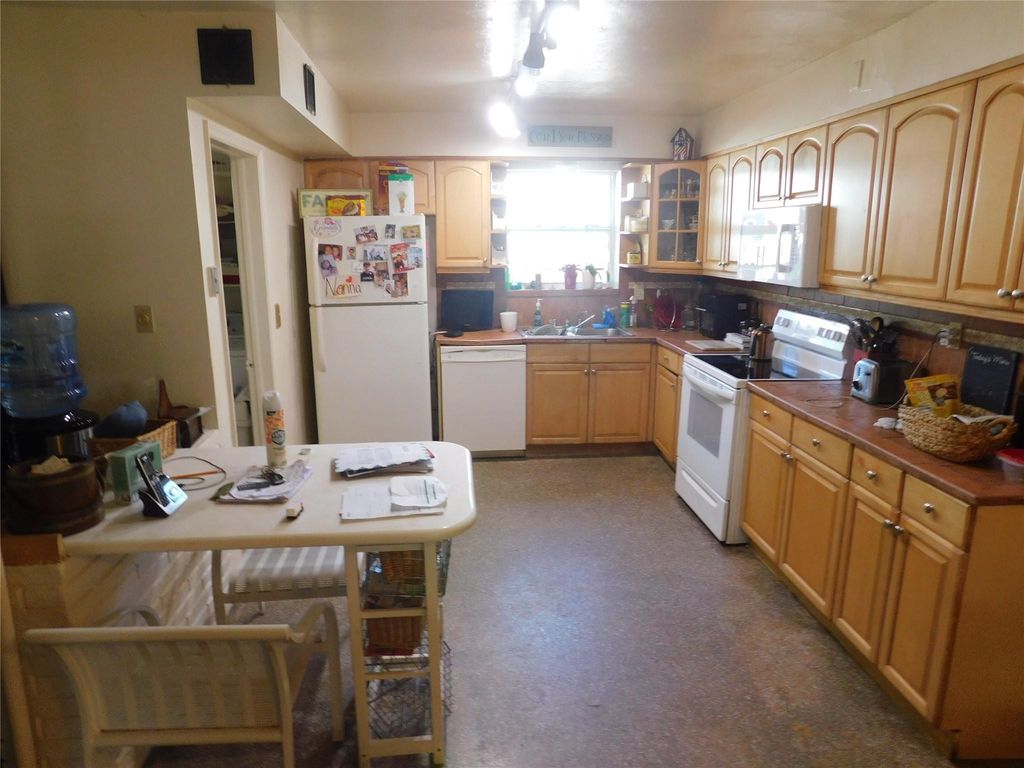 Photo of 4982 SW 29th Terrace, Dania Beach, FL 33312 (MLS # F10549420)