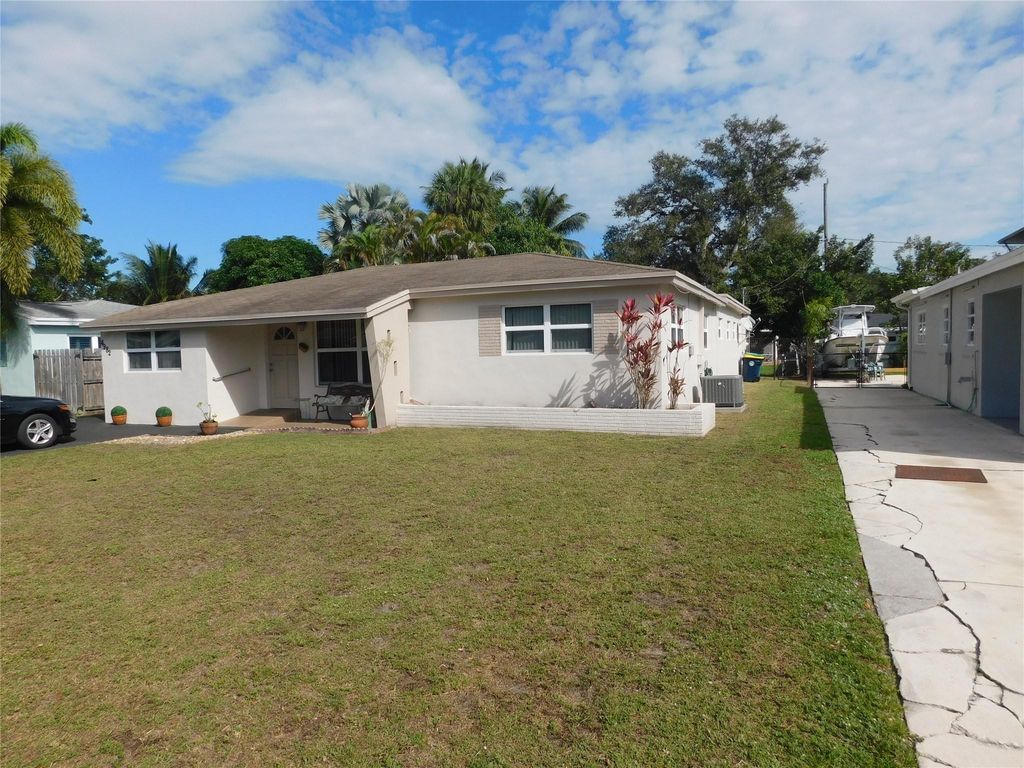 Photo of 4982 SW 29th Terrace, Dania Beach, FL 33312 (MLS # F10549420)