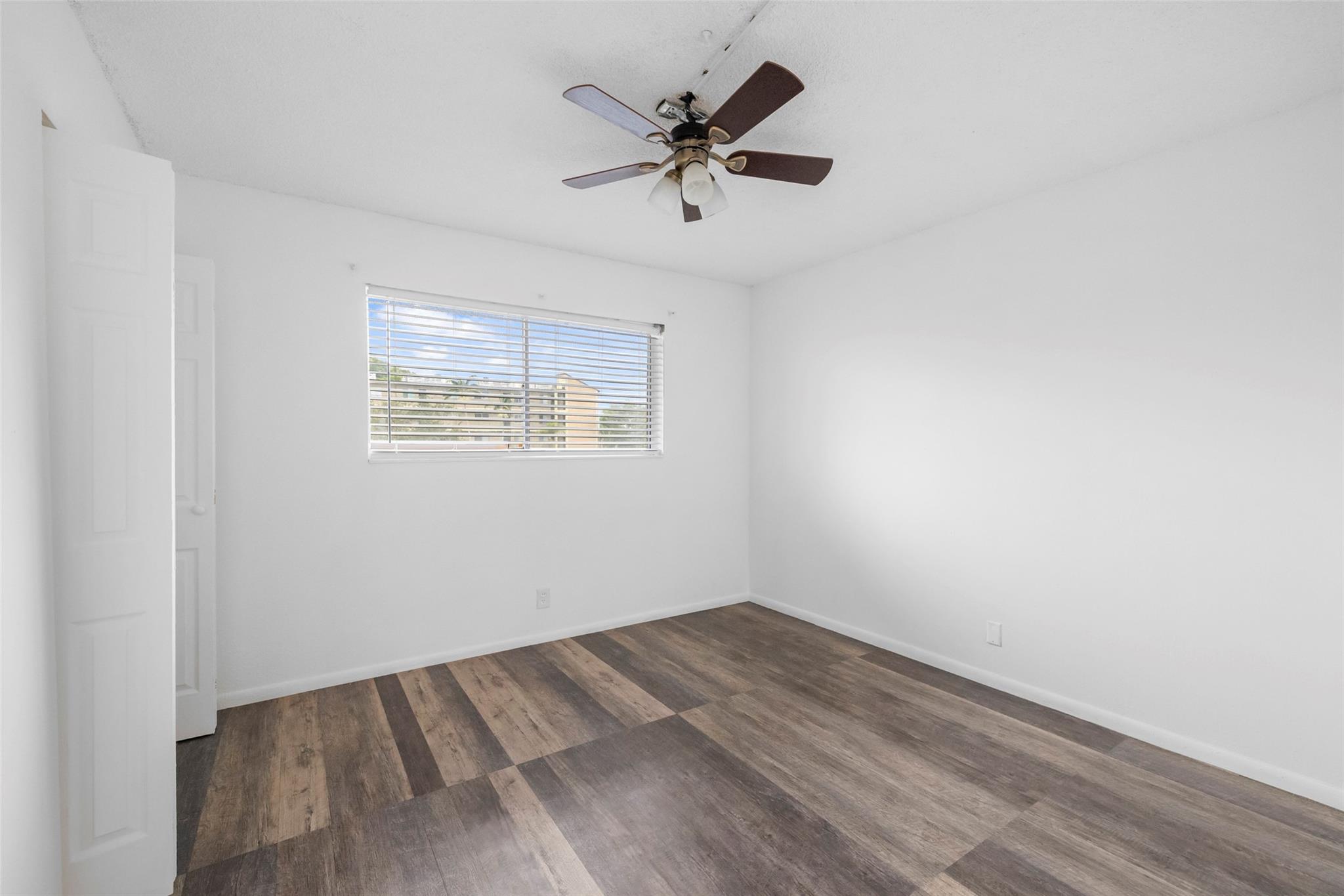7760 NW 50th St 305