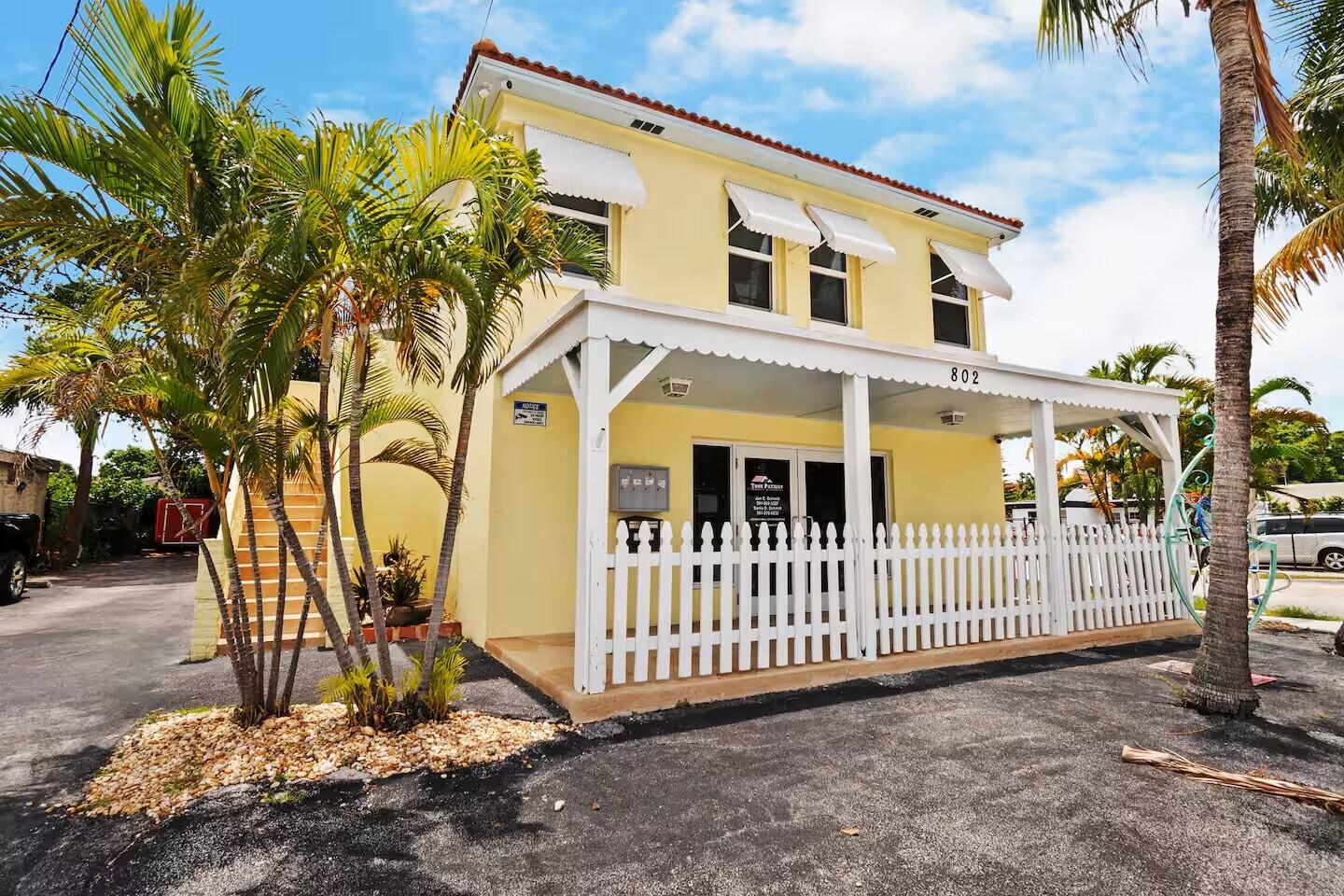 BOYNTON PLACE - Residential Lease