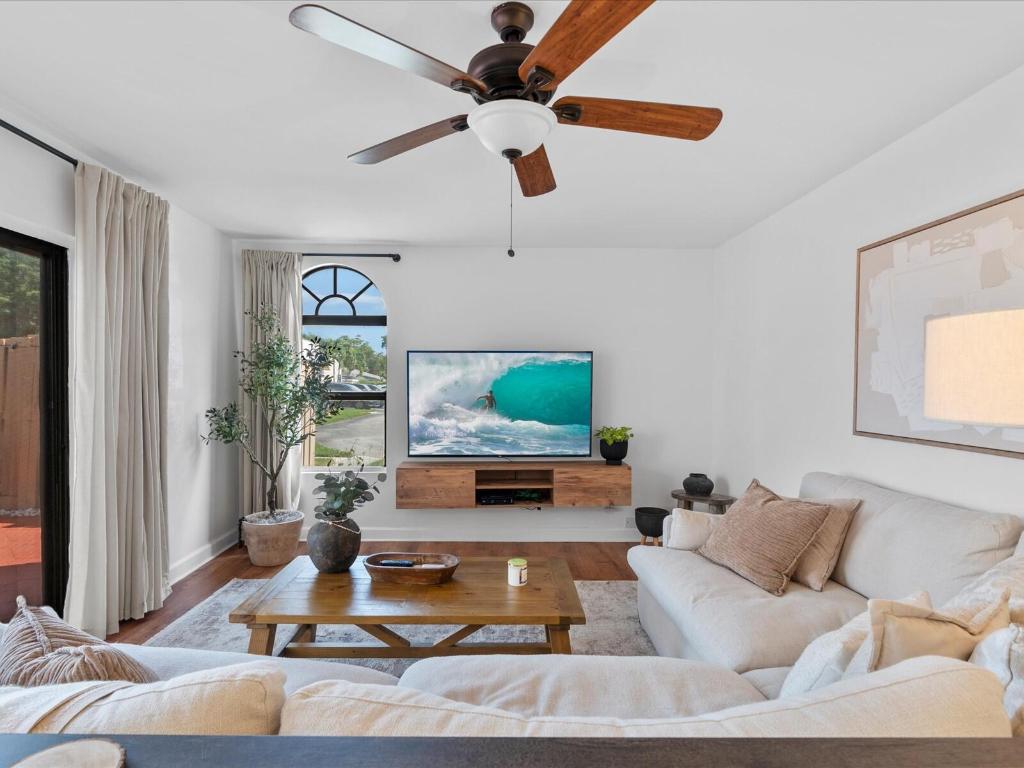 Photo of 4025 Village Drive #C, Delray Beach, FL 33445 (MLS # R11120344)