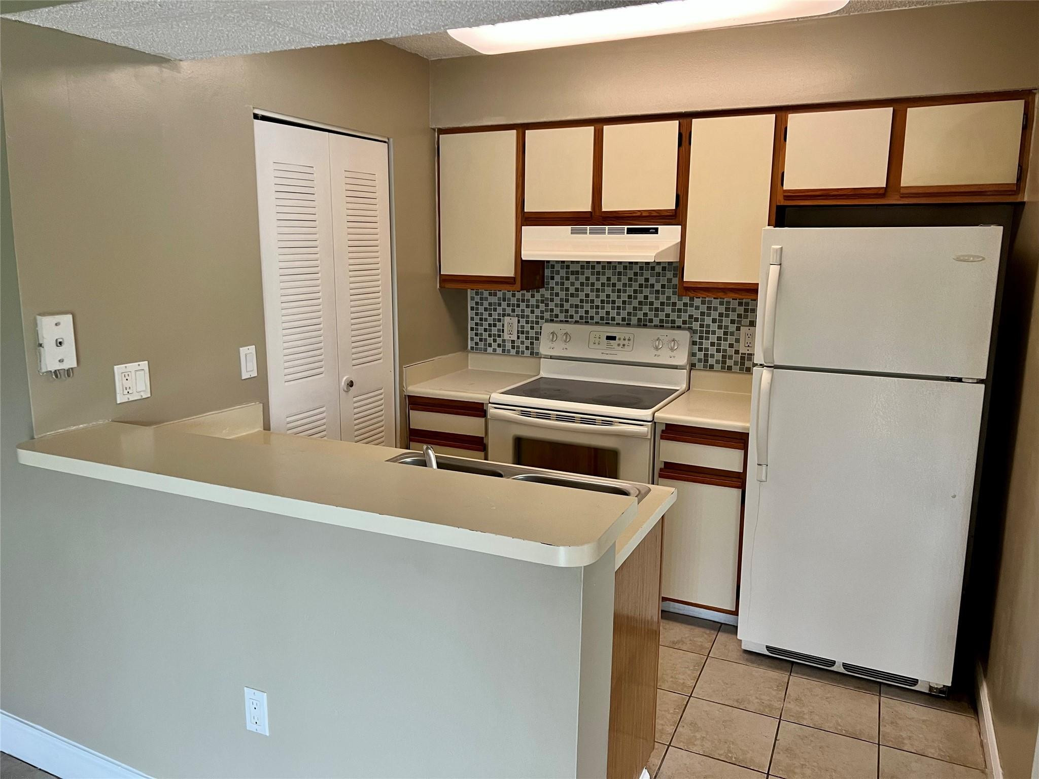 Royal Poinciana Condo - Residential Lease