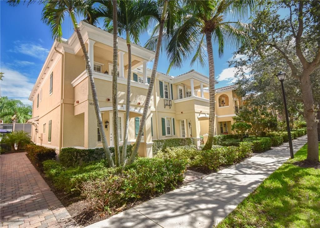 Photo of 1689 Jeaga Dr Dr, Jupiter, FL 33458 (MLS # F10340789)