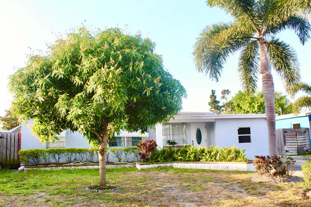 Photo of 2901 French Avenue, Lake Worth, FL 33461 (MLS # R11164969)