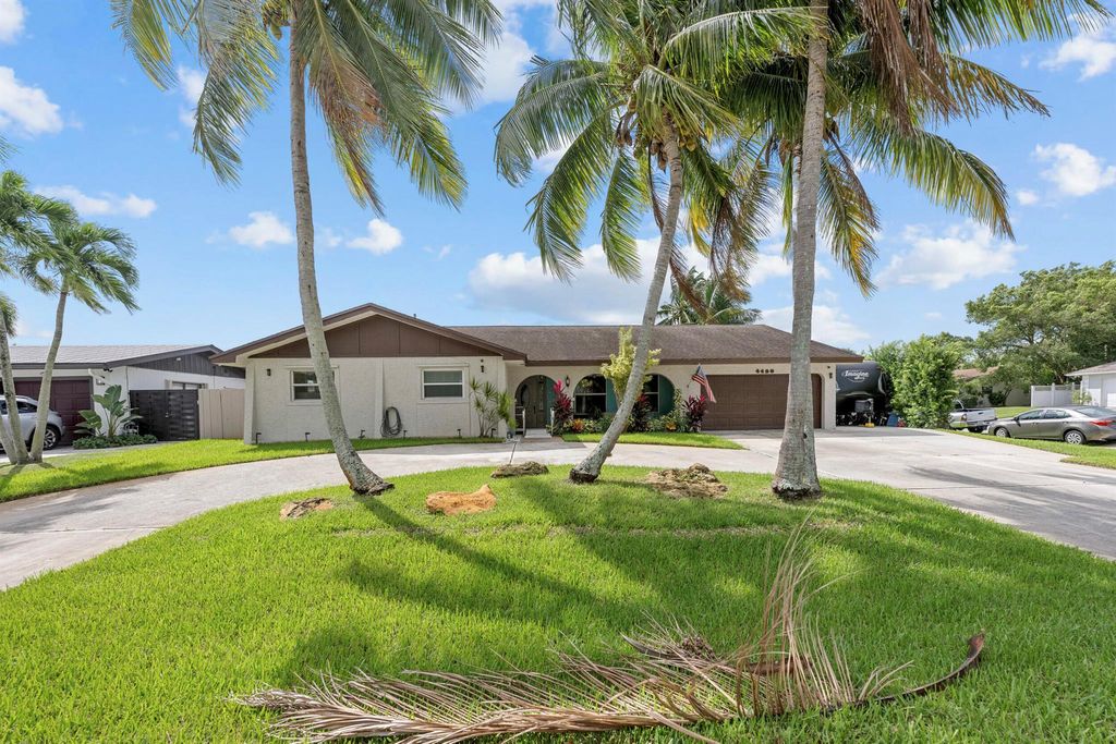 Photo of 4430 Gardenia Drive, Palm Beach Gardens, FL 33410 (MLS # R11132565)