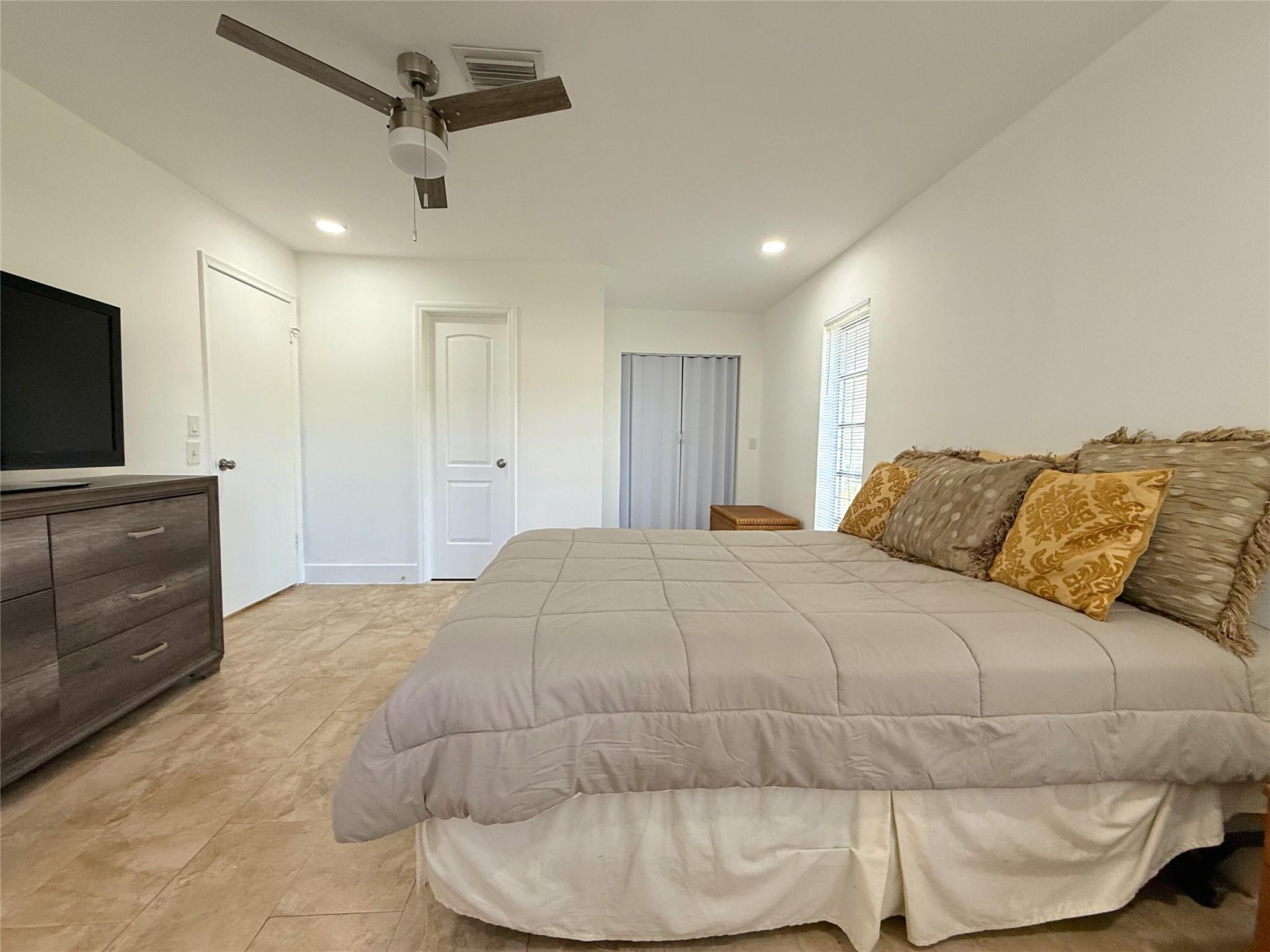 Bridgeview Condo - Residential Lease