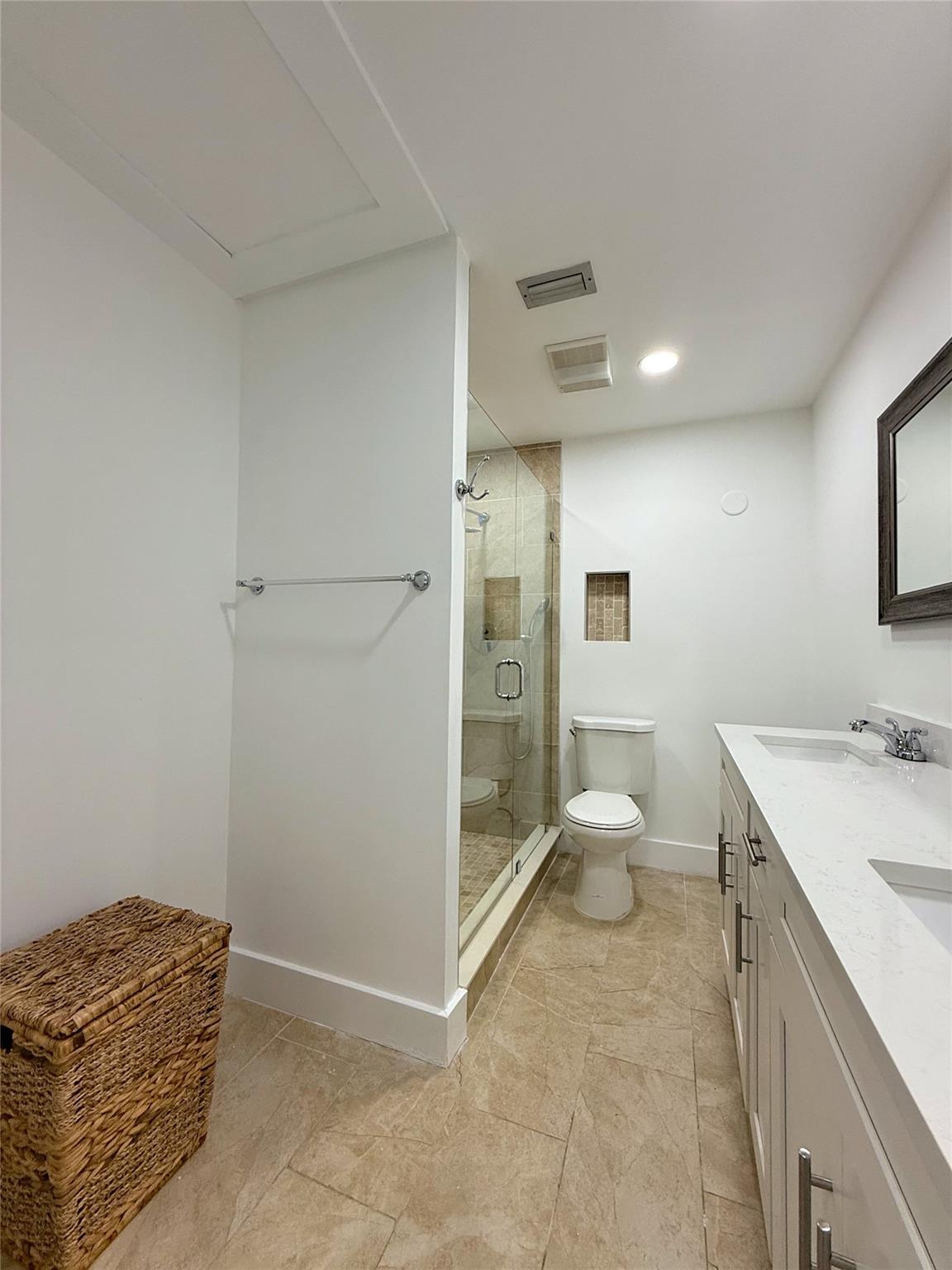 Bridgeview Condo - Residential Lease