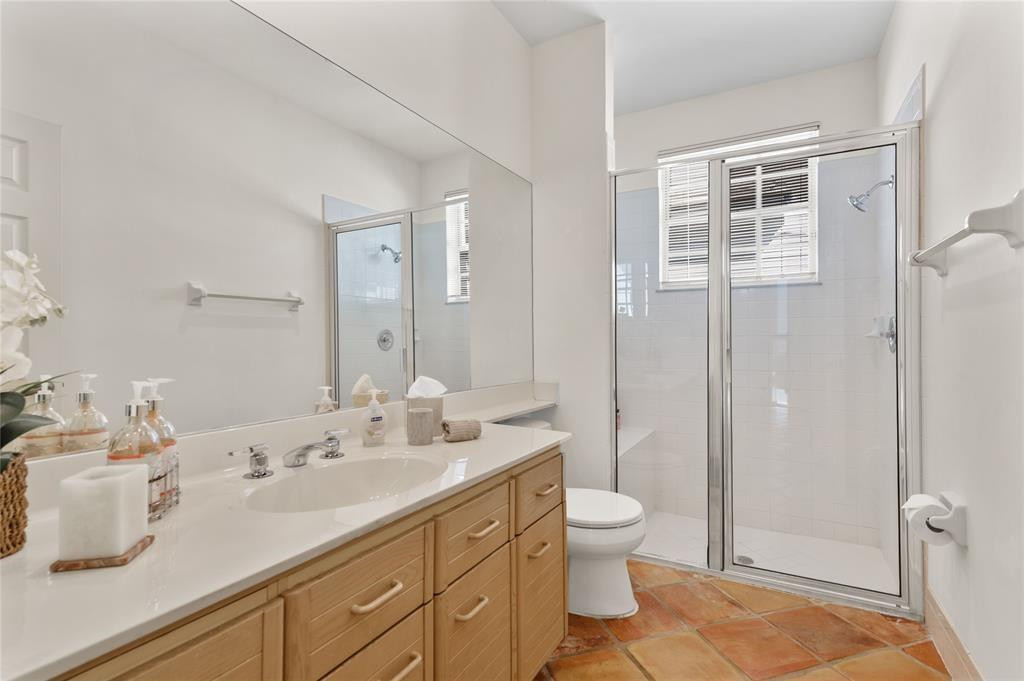 SOUTHAMPTON - Residential Lease