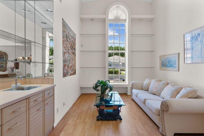 SOUTHAMPTON - Residential Lease