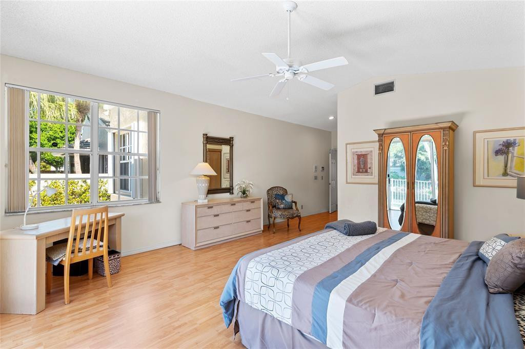 SOUTHAMPTON - Residential Lease