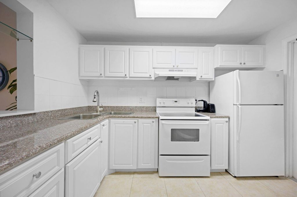 Photo of 470 Paradise Isle Boulevard #206, Hallandale Beach, FL 33009 (MLS # F10549413)