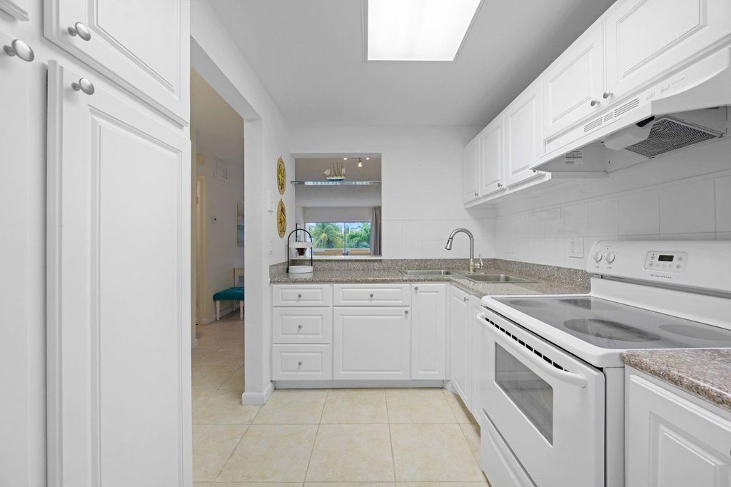 Photo of 470 Paradise Isle Boulevard #206, Hallandale Beach, FL 33009 (MLS # F10549413)