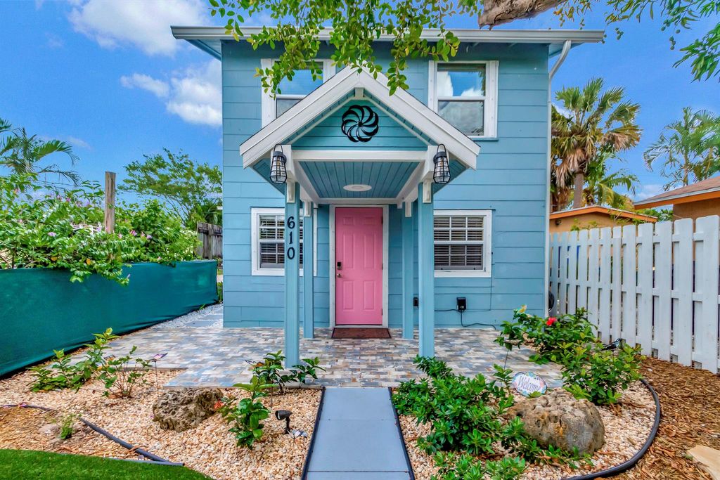 Photo of 610 N K Street, Lake Worth Beach, FL 33460 (MLS # R11082041)