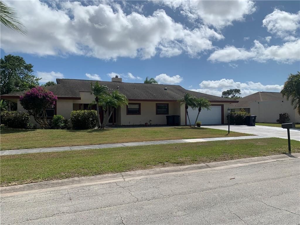 Photo of 1886 SE Boma Avenue, Port Saint Lucie, FL 34952 (MLS # F10417183)