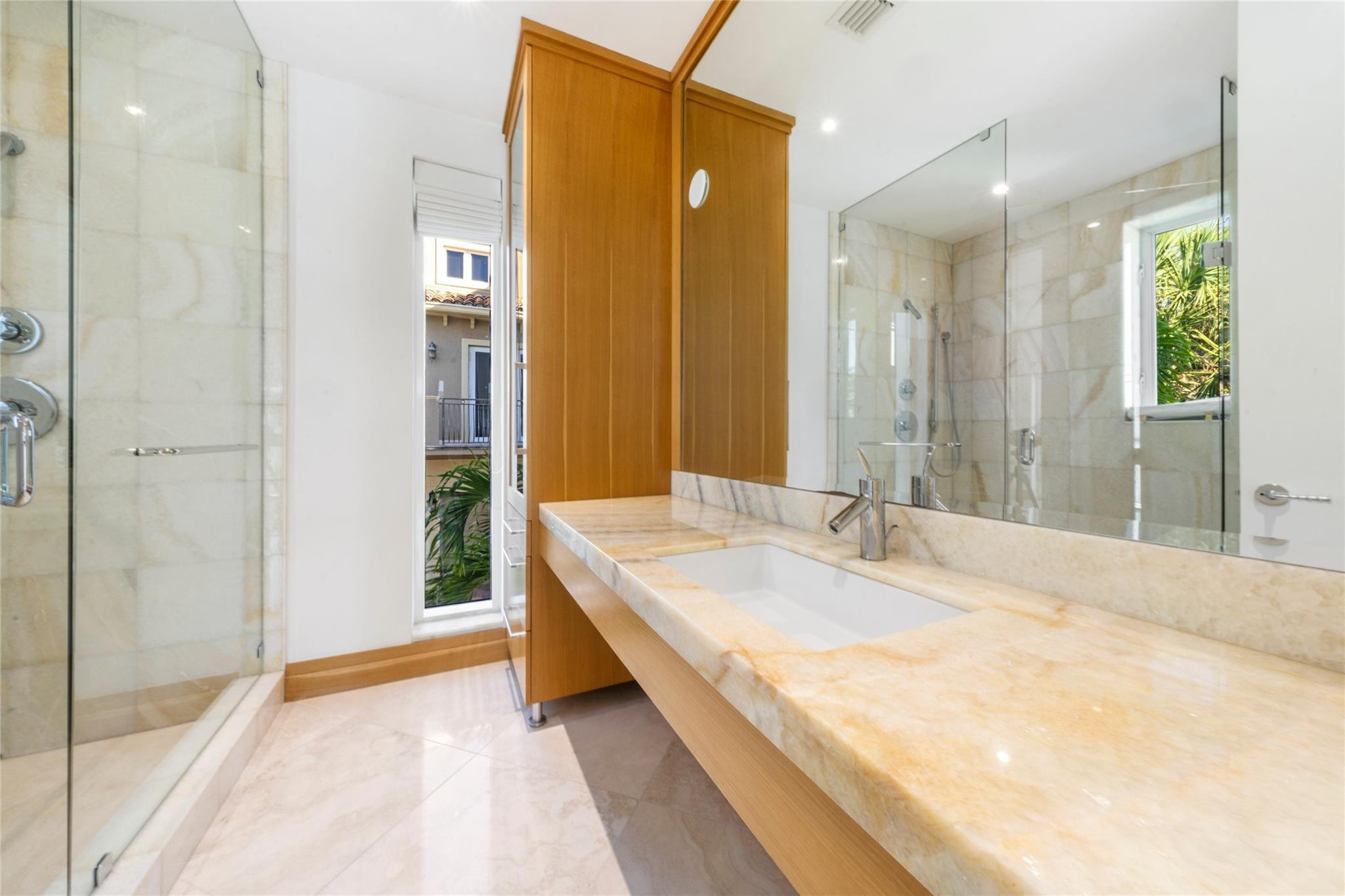 Las Olas By The Sea Ext 3 - Residential